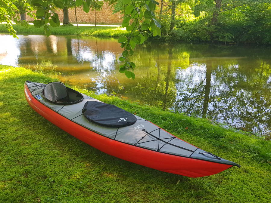 closed deck kayak