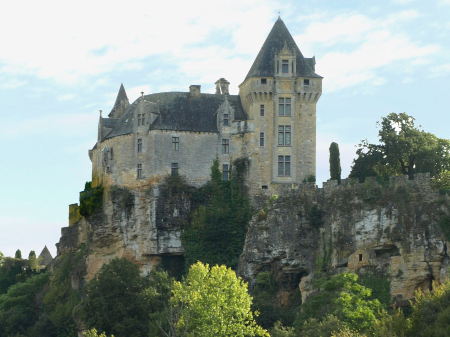 chateau de montfort