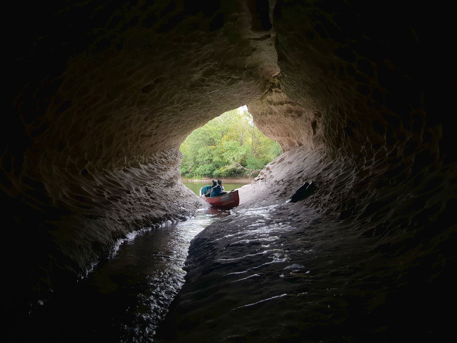 dordogne canoe cave