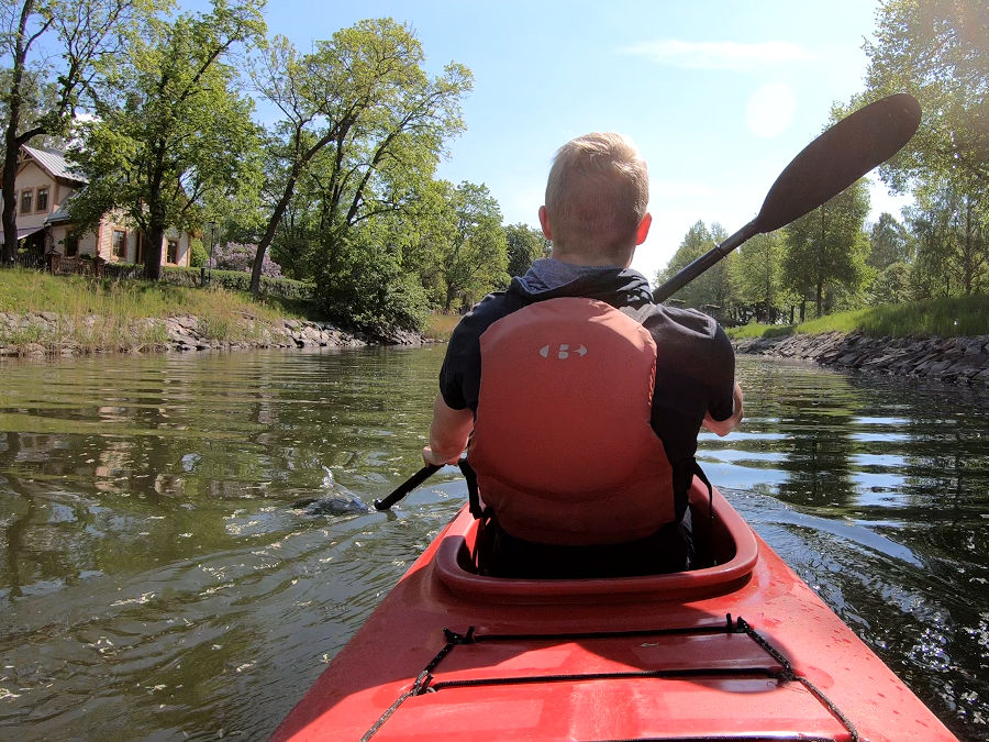 urban kayaking in stockholm