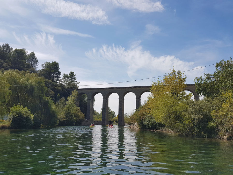 kayaking fontaine de valcluse